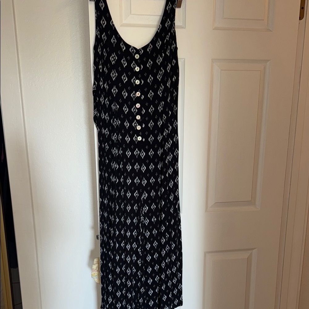 Silence + Noise Black and White Geometric jumper